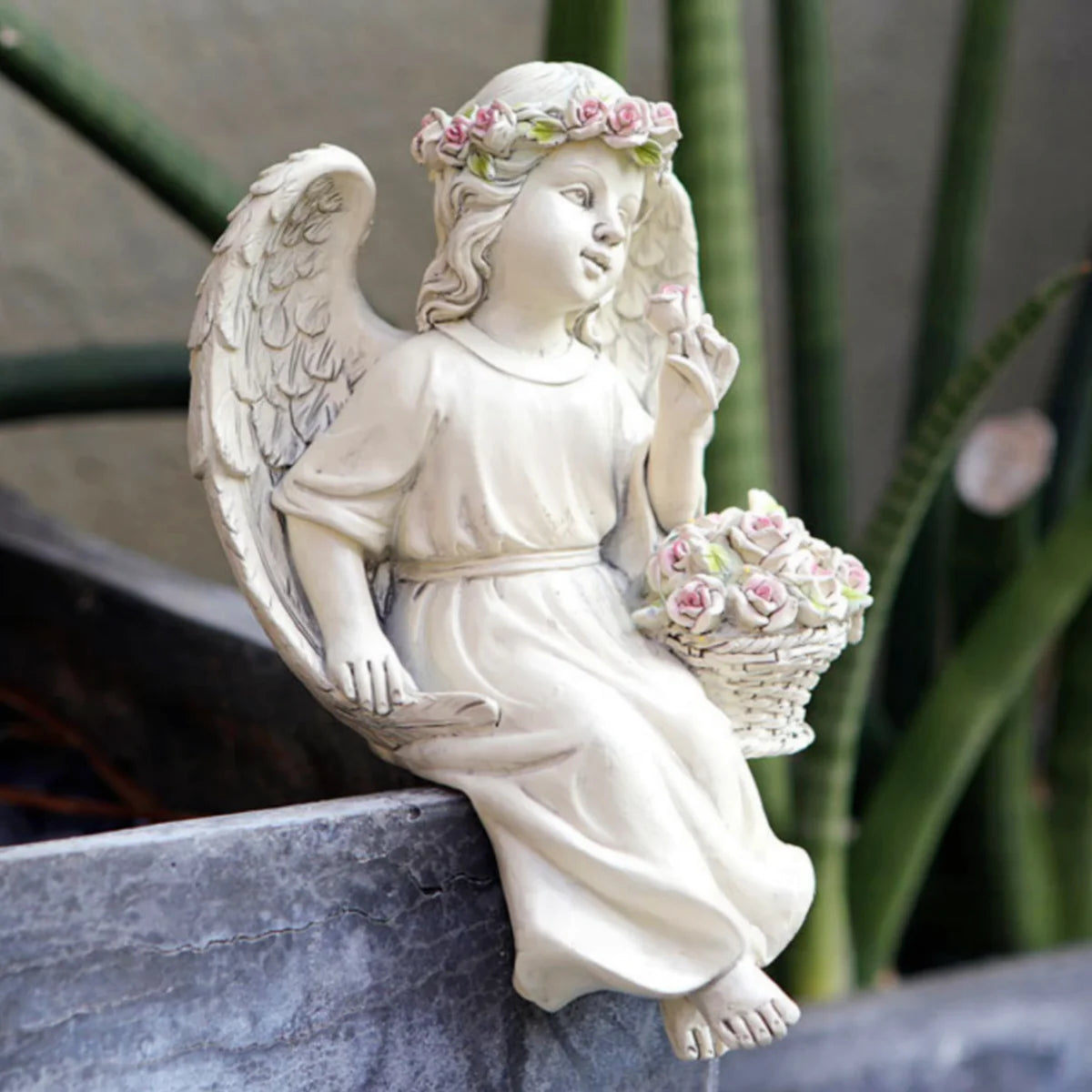 Outdoor Garden Solar Statue Light, Solar Garden Angel Statue Solar, Resin Garden Tableside Flower Basket Angel Statue Light, Resin angel holding flower basket decoration ornament, for Outside Yard Lawn Home Decor