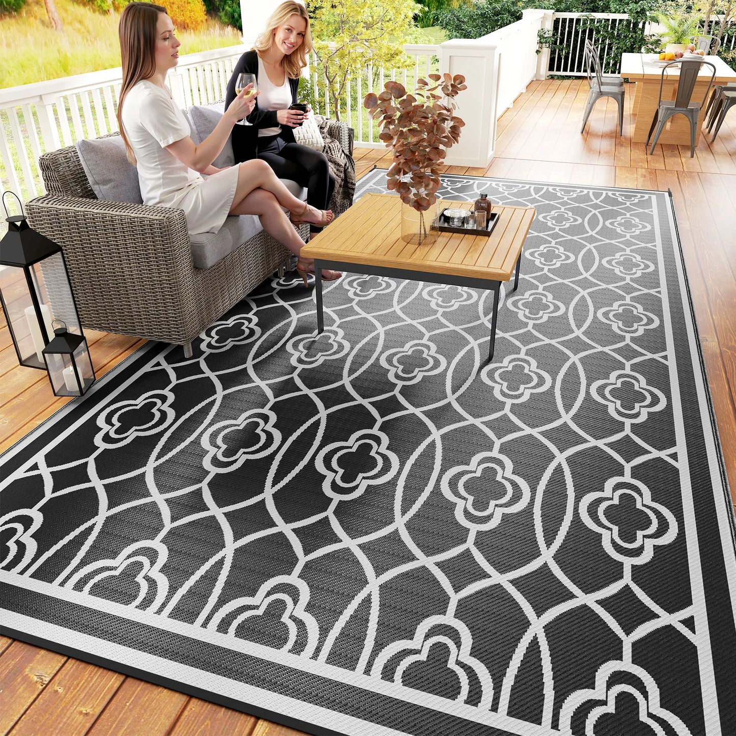 Outdoor Rug, 9' x 18' Floor Mat, Black White Lantern