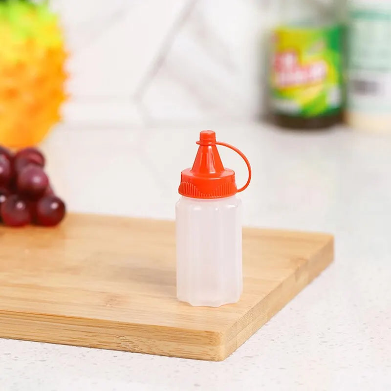 Portable Sauce and Vinegar Squeeze Bottle Set 4 Pack