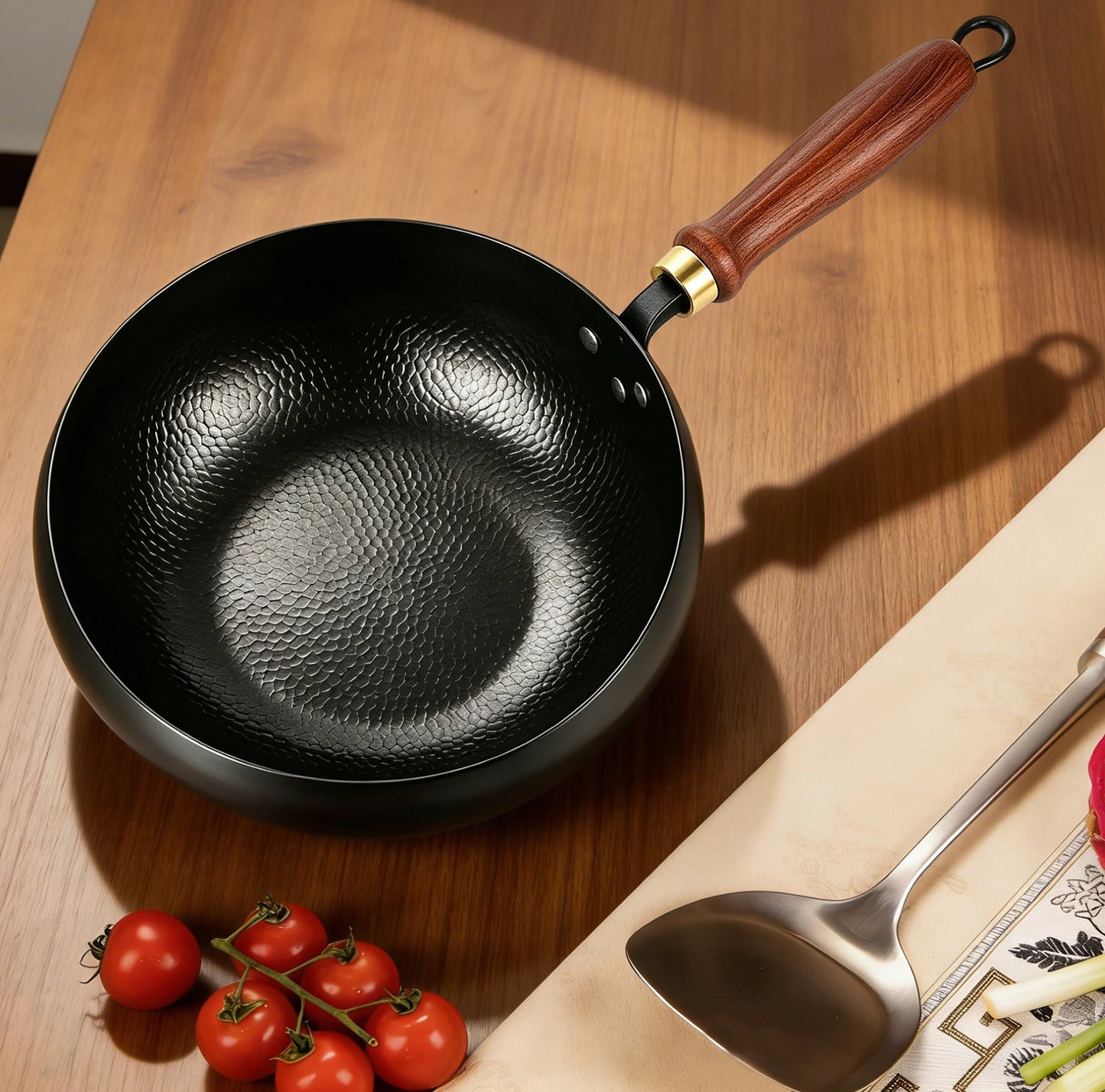 Hammered Wok With Deep Round Bottom For Gas And Induction